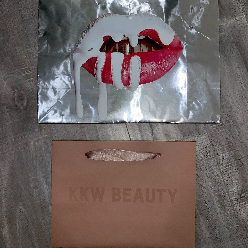 KKW & KYLIE COSMETICS PAPER BAGS